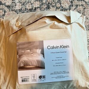 Calvin Klein Neutral Cream 3-Piece Queen Duvet Set